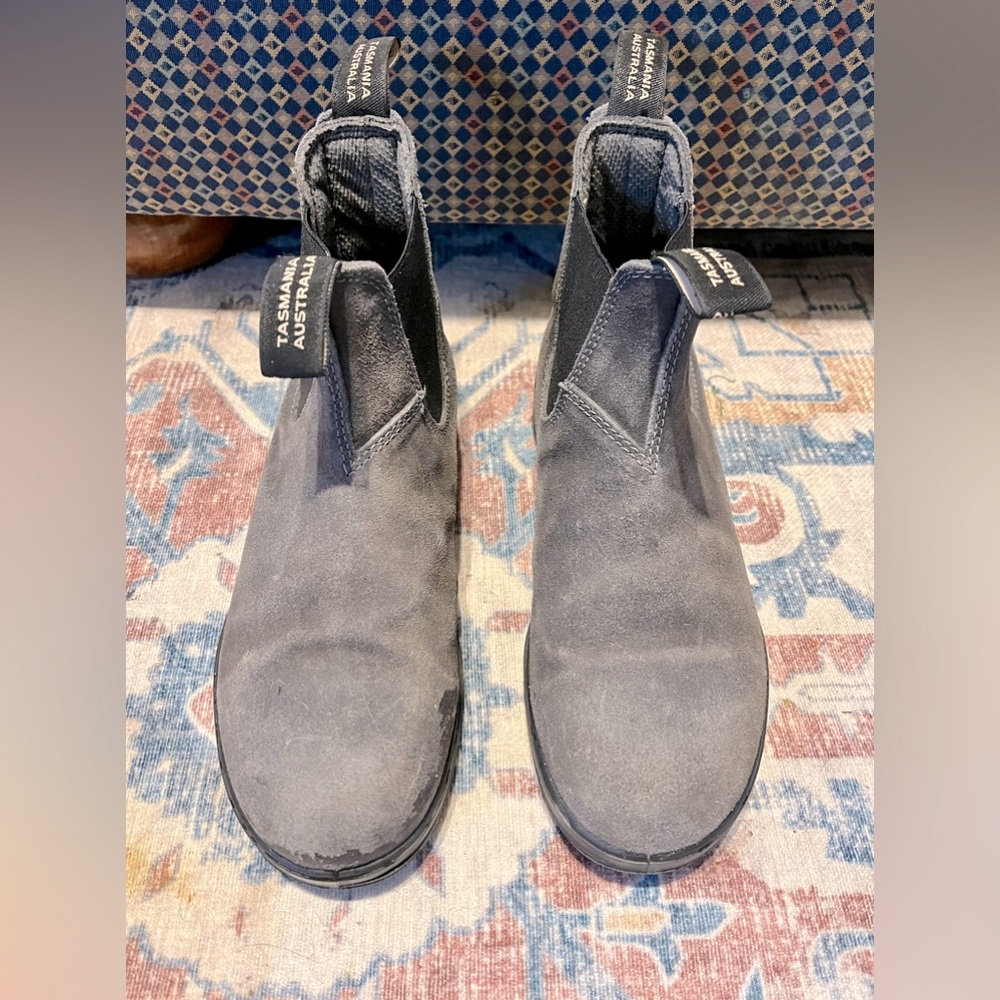 Women’s size 6 Blundstone’s in Rustic Grey